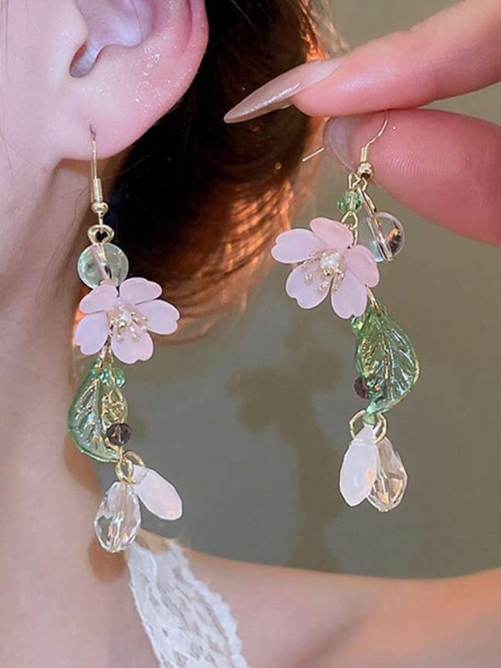 Delicate Pink Flower Earrings A1830 - Picture 2 of 3